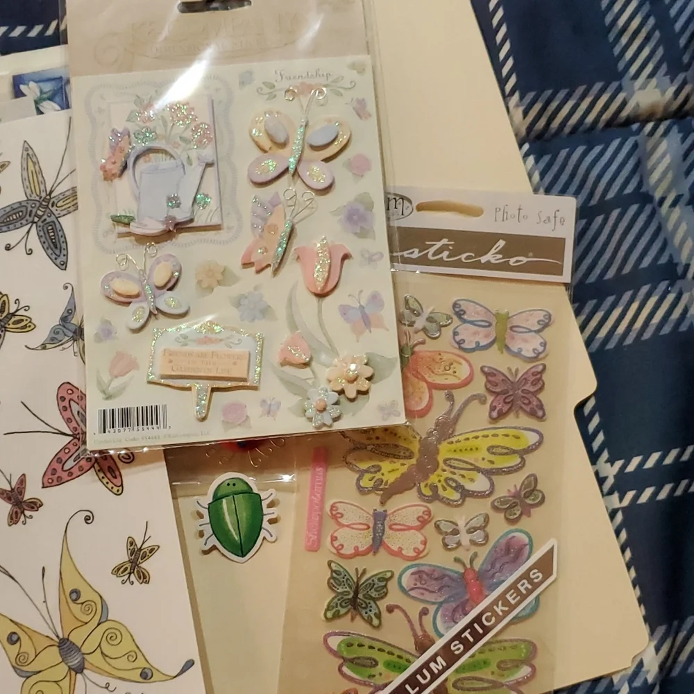 💥Sticker Bundle Lot Bugs Bees Butterflys Dinosaurs Stickers New - Picture 7 of 8